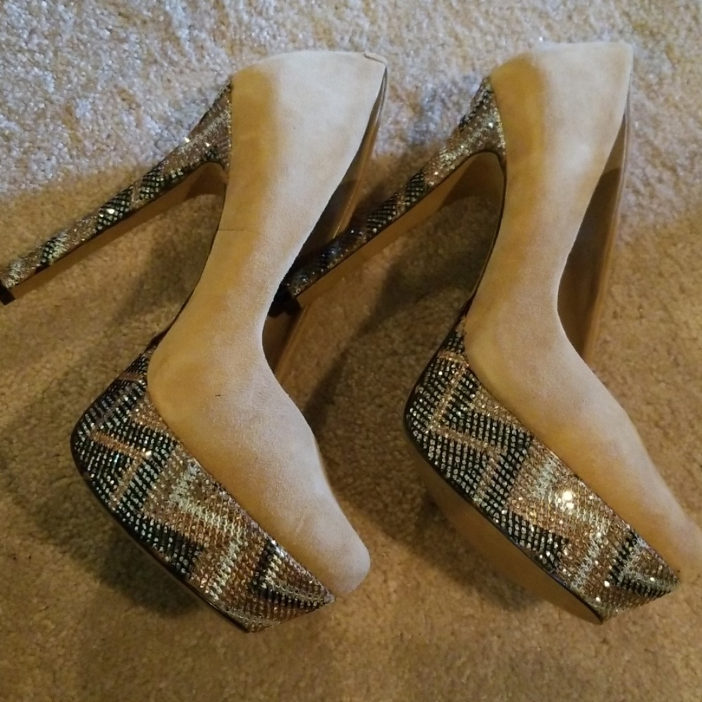 Heels - Picture 4 of 5